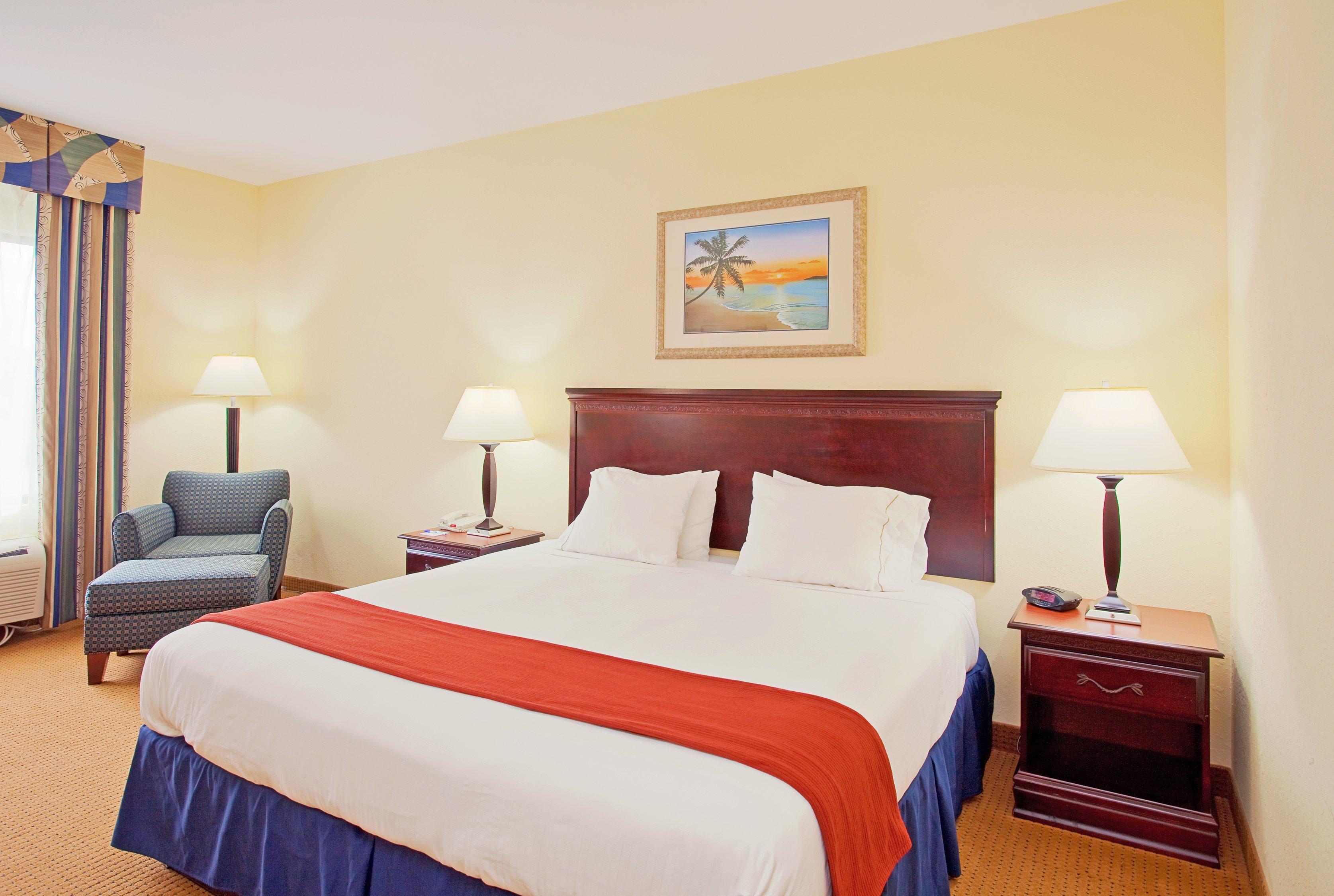 Holiday Inn Express Hotel & Suites Panama City-Tyndall Bagian luar foto