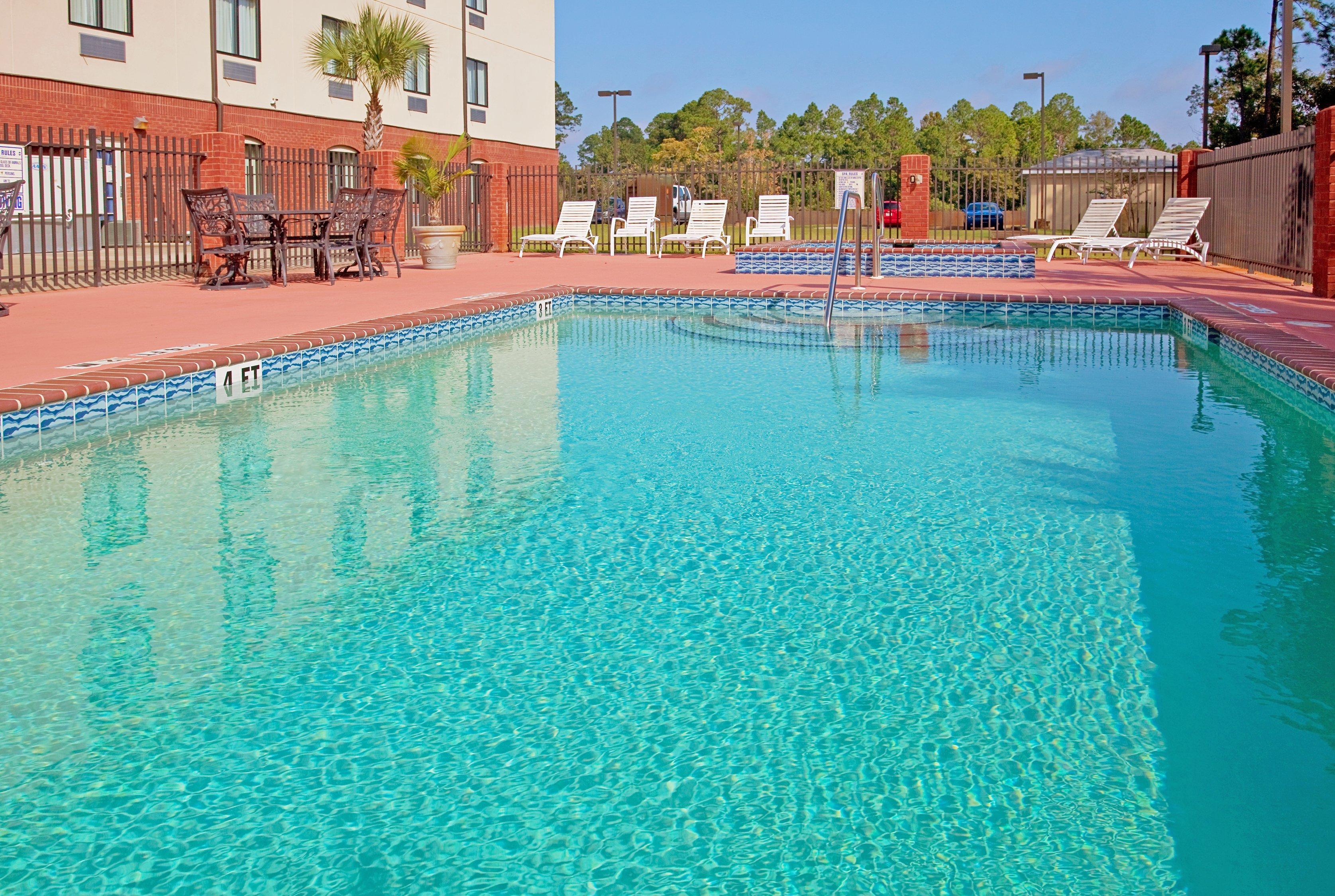 Holiday Inn Express Hotel & Suites Panama City-Tyndall Bagian luar foto